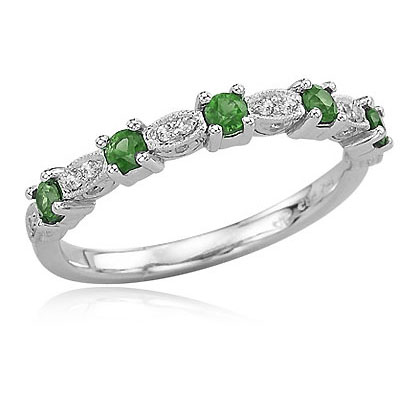 Emerald Rings | Fashion in New Look