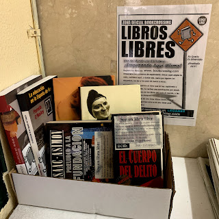 Primer punto de intercambio de Libros Libres del Proyecto de Leganés, mi ciudad. BookCrossing Libros_Libres_Leganes_Abuelohara