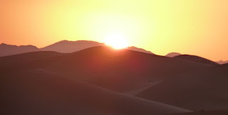 Puesta de sol en Marruecos, dunas de Erg Chebbi.