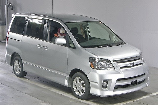 Toyota noah 4wd