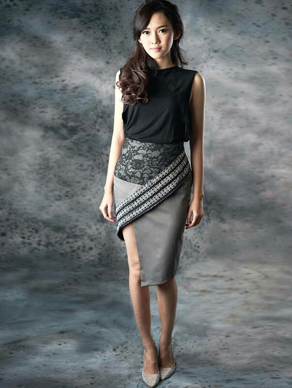 Inspirasi Model  Gaun  Batik  Modern 3 DeRayen Fashion