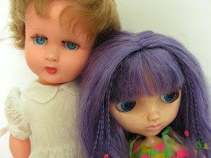 Blythe meets a French doll