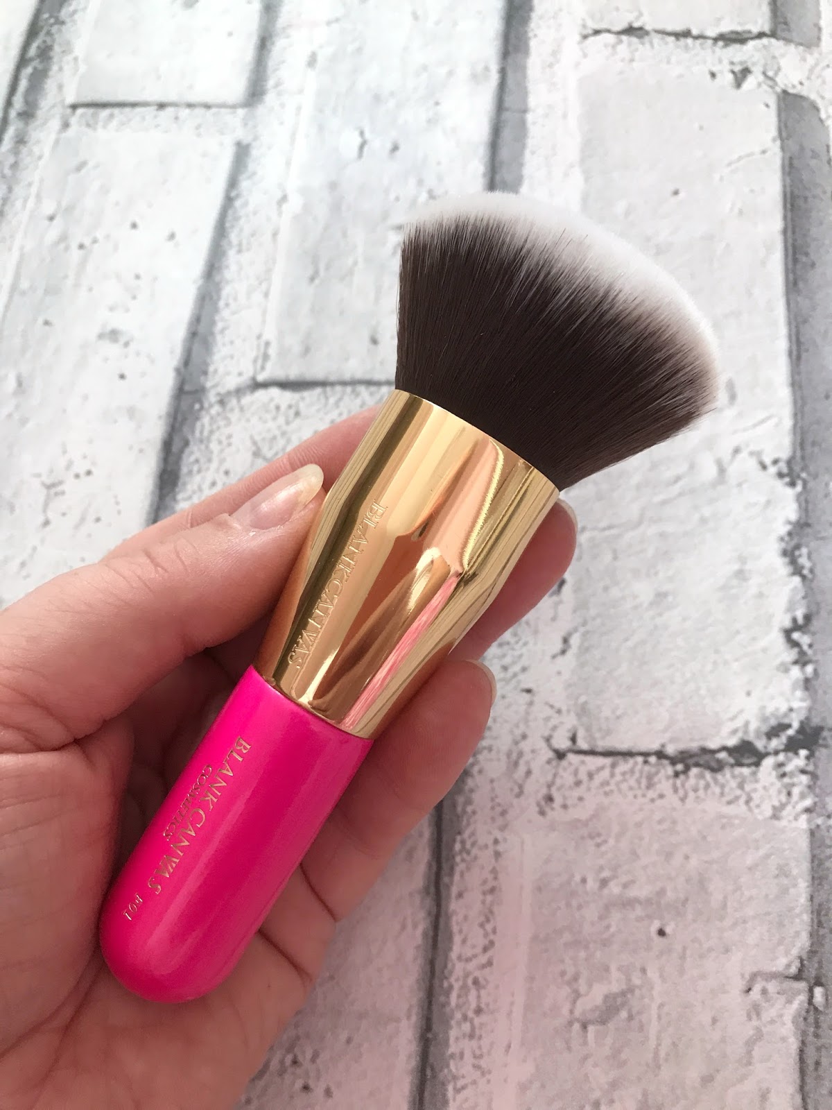 Blank Canvas Cosmetics F01 Quick Brush Mammaful Zo Beauty, Life