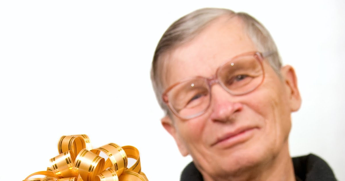 Popular gift ideas for 80 year old man: gifts for grandpas in 2021 Gift For Senior Men : Thoughtful Gifts for Older Men - LIFESTYLE BY PS
