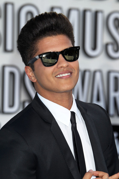 Bruno Mars Hairstyle | Men Hairstyles , Short, Long, Medium Hairtyle ...