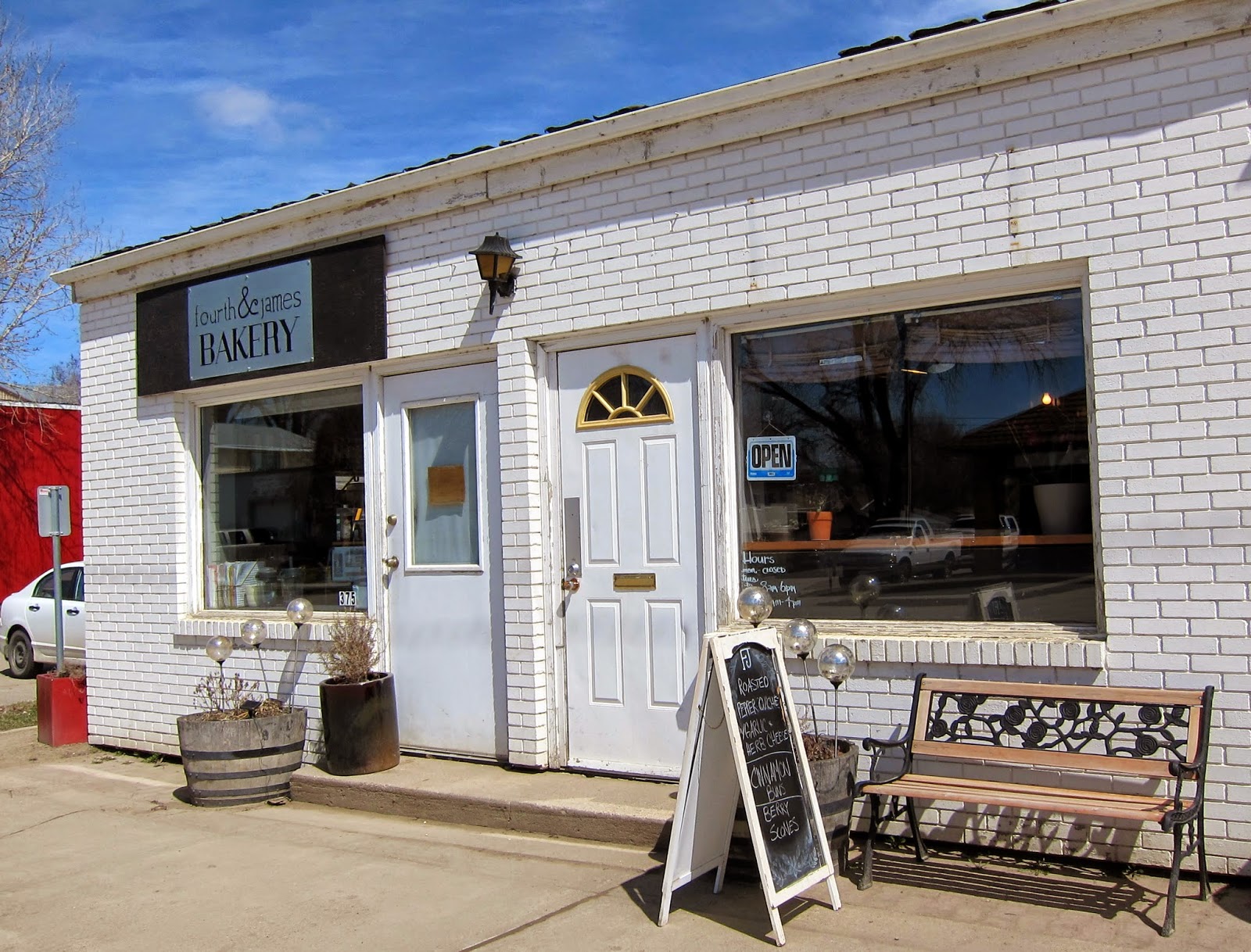 Eat and Shop in Lumsden, SK
