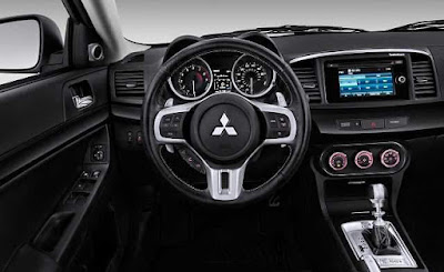 Interior del Mitsubishi Lancer