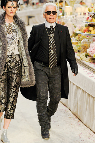 Sweet walking: Chanel Pre Fall 2012