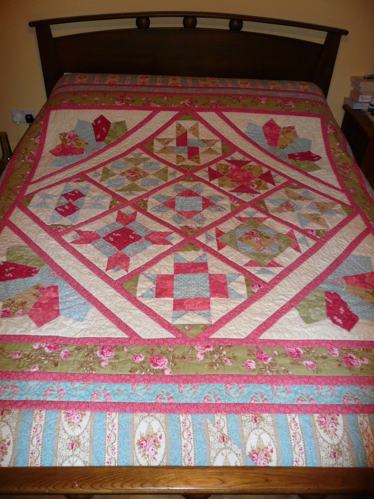 Annie's Sewing Room Country Cottage Quilt for Mags