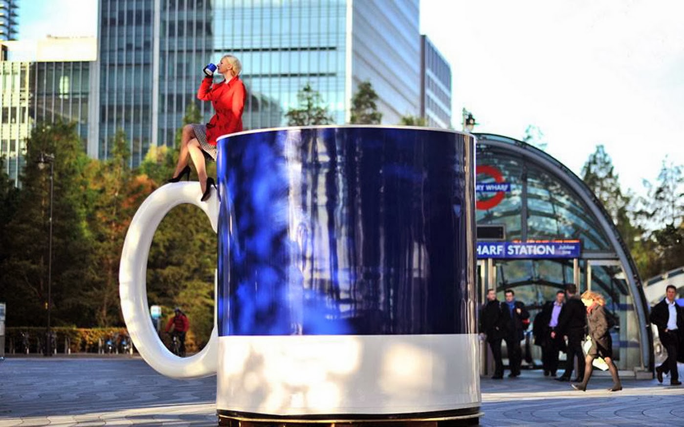 самый большой чай. большая кружка для чая. огромная кружка кофе. большая чашка для чая. самый большой чай.