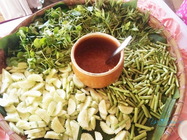 ULAM-ULAMAN, SAYUR, ISTANA BAMBU Rasai Ikan Patin Tempoyak Asli Dari Pahang, Istana Bambu Restoran