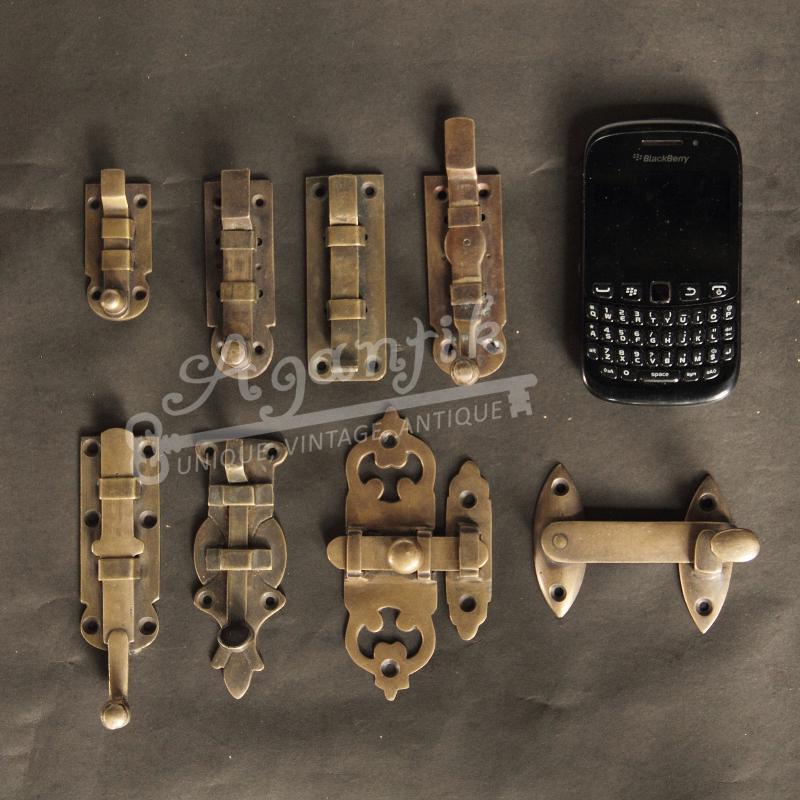 Slot pintu