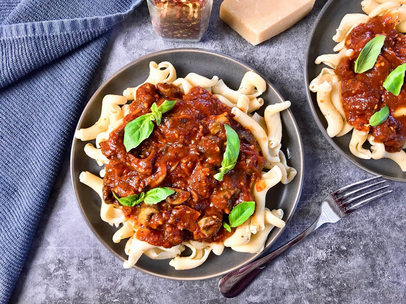 Pasta with Mushroom "Bolognese"