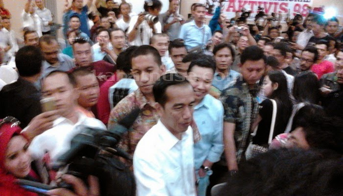 Mahasiswa Hadiahi Duet Jokowi-JK Rapor Merah