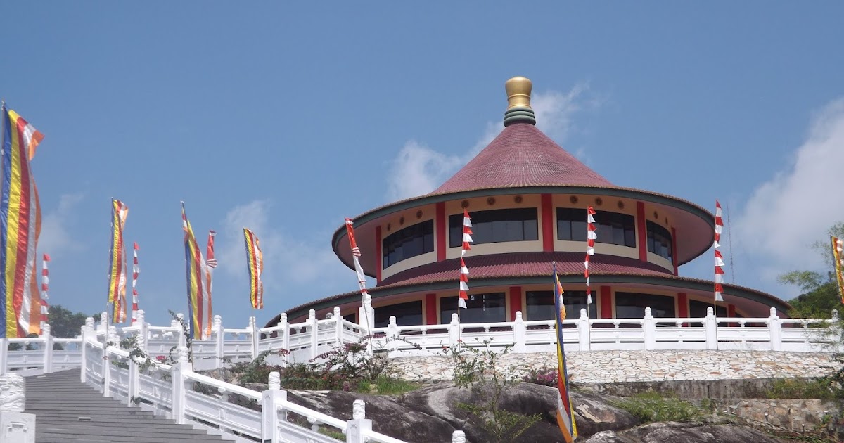 Pagoda Puri Tri Agung; Wisata favorit di Pulau Bangka
