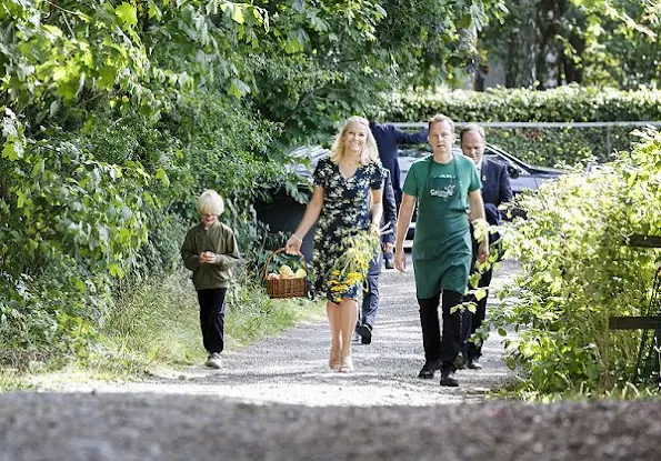 Crown Princess Mette-Marit wore BY TIMO Autumn 50's Dress