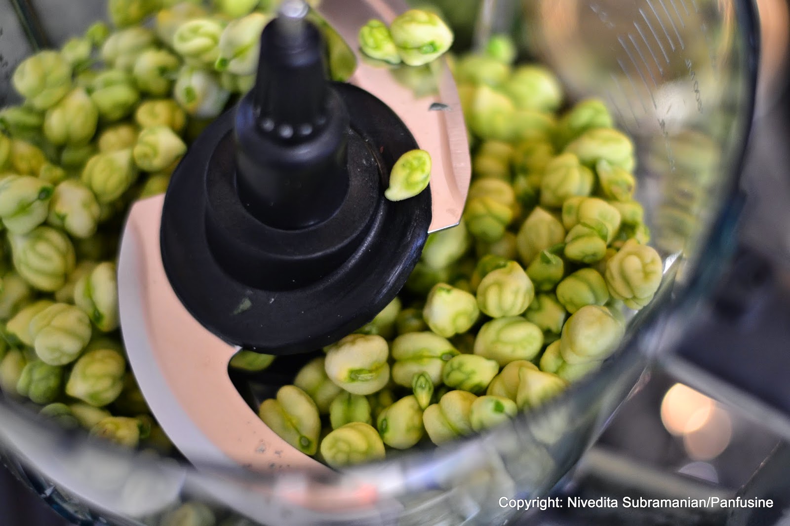 Waiting, waiting for spring! Green garbanzo hummus