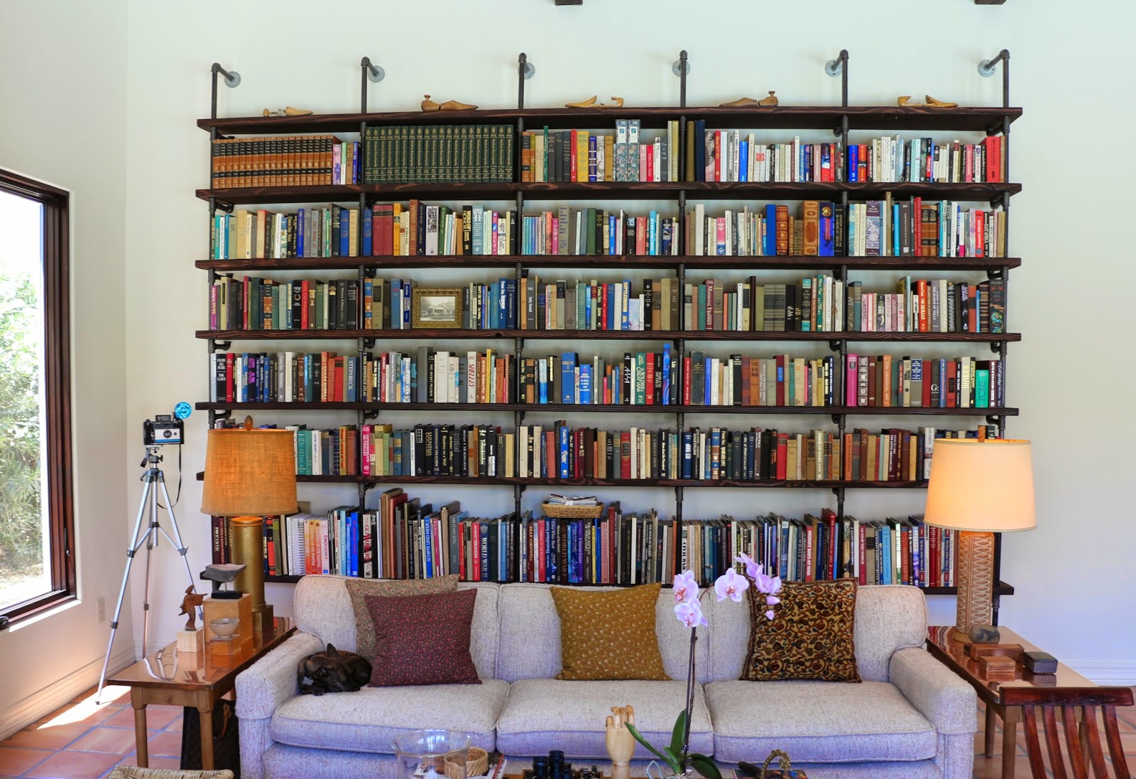 8 DIY Bookshelves You Can Build Yourself