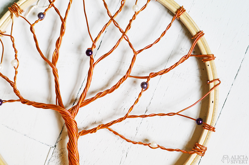 Metall wire tree by Alicia Sivertsson, inspired by Anna María Larsson.
