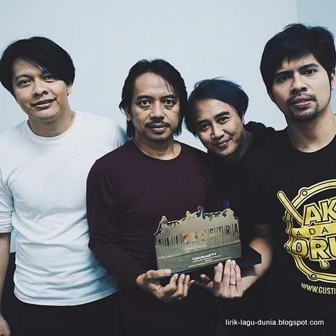 Gigi Band - instagram 2017 Gigi Band - instagram 2017