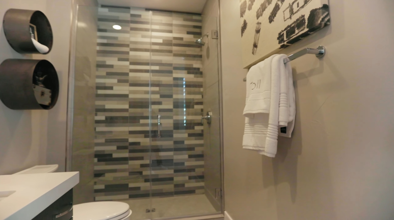 57 Photos vs. $1 Million Luxury Home in Las Vegas Interior Design Tour