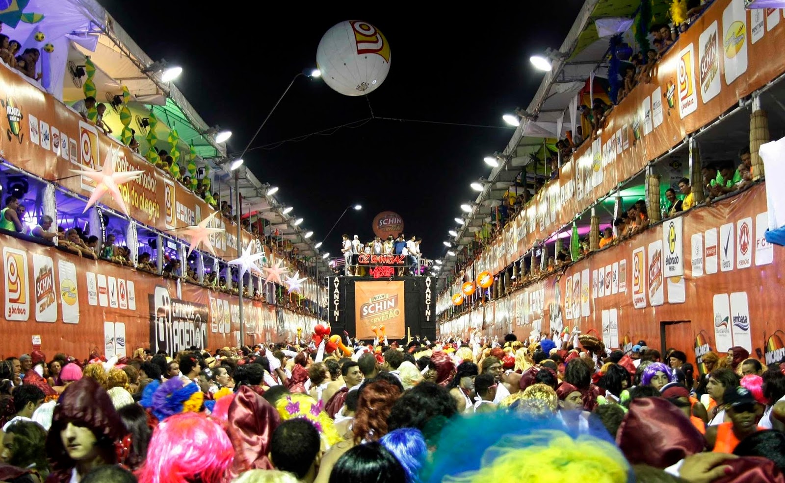 OLHANDO DA JANELA DO TREM FEIRA DE SANTANA / BAHIA / BRAZIL (1.759 / 5.570) POPULAÇÃO 619.609 OLHANDO DA JANELA DO TREM FEIRA DE SANTANA / BAHIA / BRAZIL (1.759 / 5.570) POPULAÇÃO 619.609