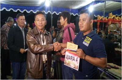 PERAYAAN HUT KEMERDEKAAN RI KE 73 DIISI DENGAN PAGELARAN WAYANG KULIT PERAYAAN HUT KEMERDEKAAN RI KE 73 DIISI DENGAN PAGELARAN WAYANG KULIT
