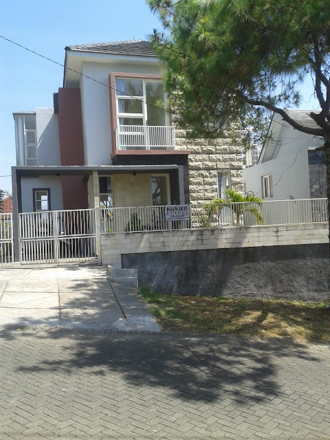 Villa Batu Ceri Dekat Jatim Park http://www.homestaybatuapel.com/2018/11/villa-batu-ceri-dekat-jatim-park.html