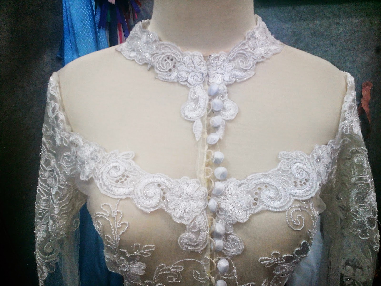 kebaya kutubaru putih