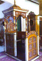 Mimbar Masjid Kaligrafi pintu samping