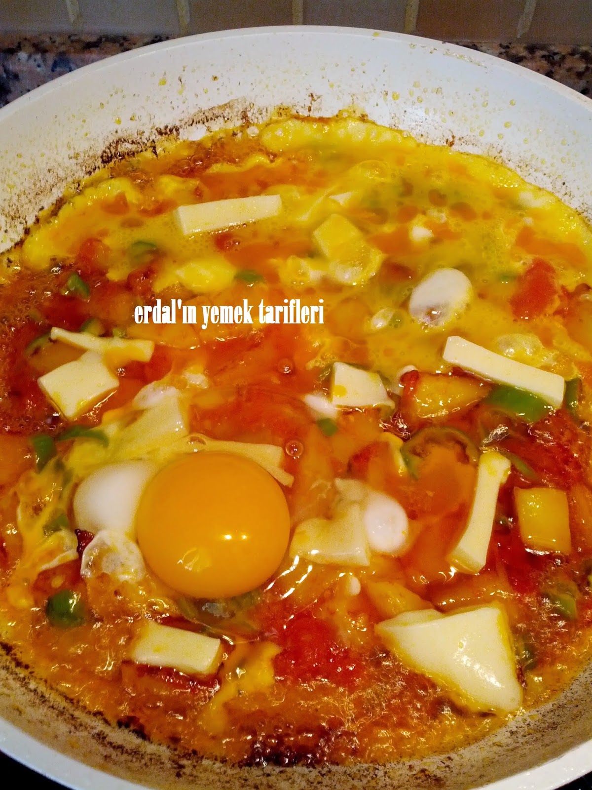 Kaşarlı Yumurta Tarifi Videosu Kaşarlı Yumurta Tarifi Videosu