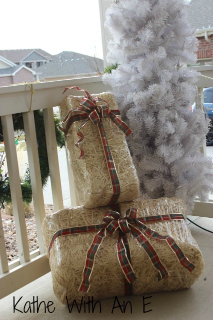 Front Porch Christmas Decor Re-Using Straw Bales from Fall Decor~Kathe With An E