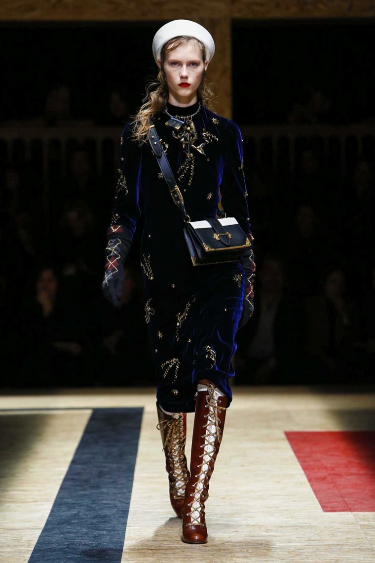 Prada Fall/Winter 2016-2017 RTW MFW prada-fall-winter-2016-2017-collection-milan-fashion-week, prada-fall-winter-2016-2017, prada-fall-winter-2016, prada-fall-winter-2017, prada-fall-2016-2017, prada-fall-2016, prada-fall-2017, miucia-prada, miu-miu, du-dessin-aux-podiums, dudessinauxpodiums