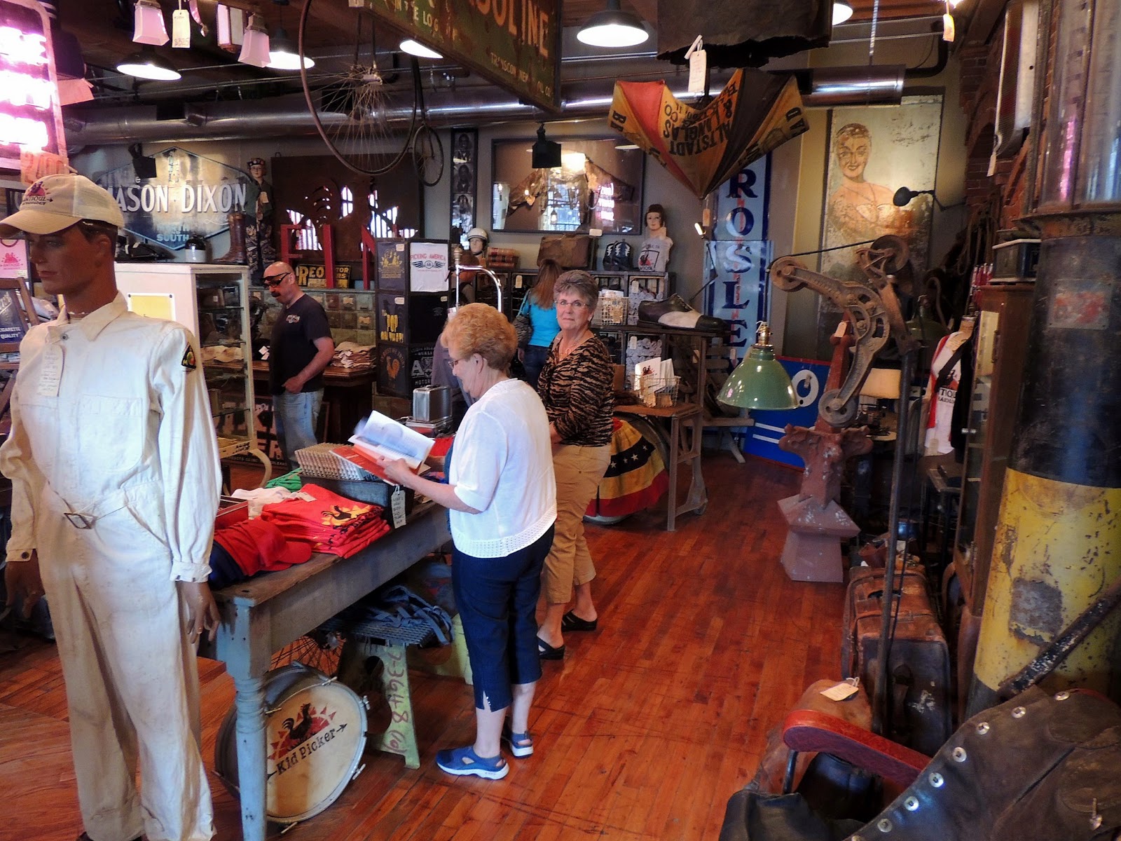 Where are Steve & Carol? May 1 Nashville Pickers Store