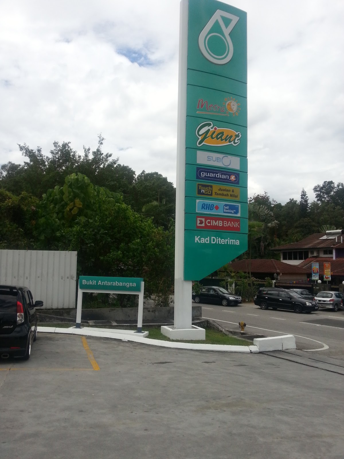 Aku Peduli Apa @ APA: Pengendali stesen Petronas Bkt Antarabangsa macam