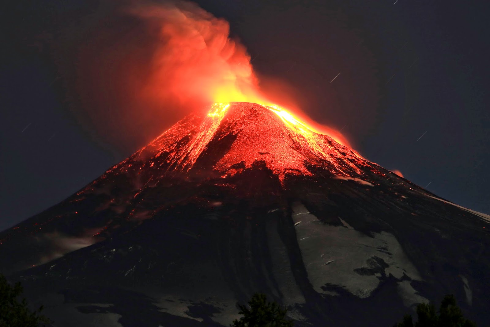 ALBUM ẢNH VỀ NÚI LỬA CALBUCO NAM CHILE  PHUN TRONG CÁC NGÀY 22 ĐẾN 24-4-2015. Volcano%2B%2B4