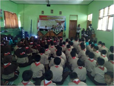 KORAMIL 13/SUKODONO NONTON BARENG FILM  G 30 S/PKI