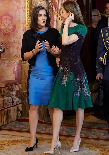 Queen letizia wore a Green Floral Dress and  Emerald Green Swarovski Crystal earrings and Magrit shoes. Mother's day gift