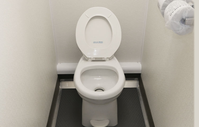 Full Size Porcelain Toilets With Front Pedal Flush