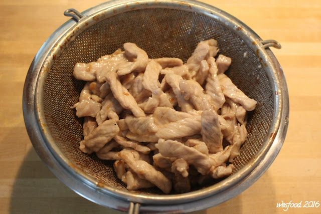 WesFood - Herr Westerhausen kocht ...: Schweinefleisch mit Gemüse und ...