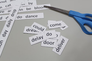 The Creativity Greenhouse: DIY- Large Print Magnetic Poetry