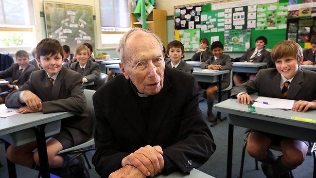 старейшая учительница россии. старый учитель. самый старый учитель. самый старый учитель. самый старый учитель.