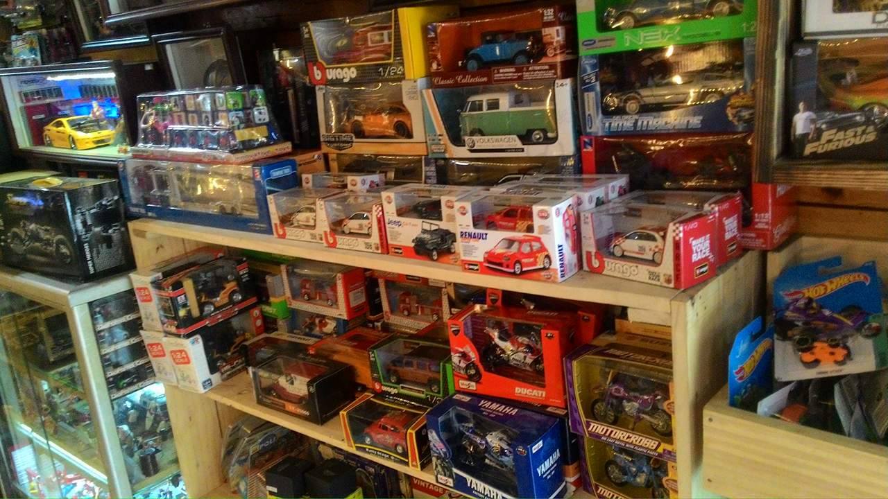 DIORAMA GARAGE & DIECAST for sale INDONESIA Toko Diecast Di Bandung