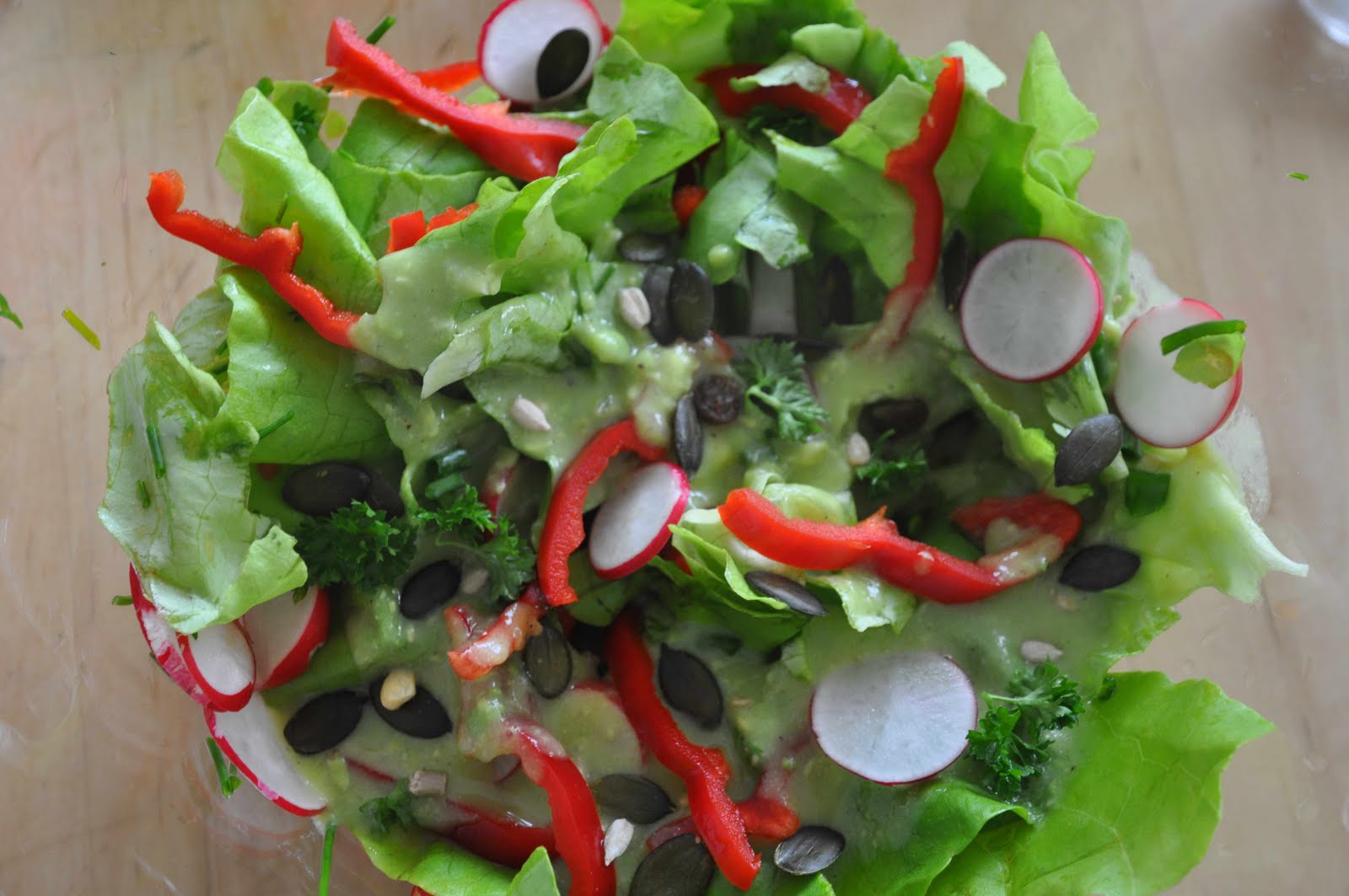 Vegan Impressions: Salat mit Avocadodressing