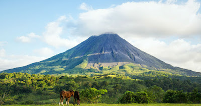 Vue intégral du volcan Arénal 