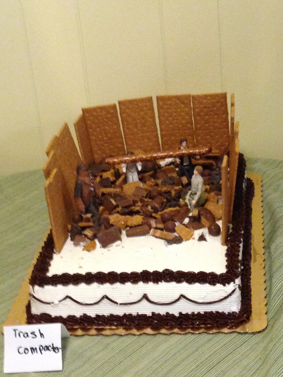 Trash Compactor Star Wars Cake Trash Compactor Star Wars Cake