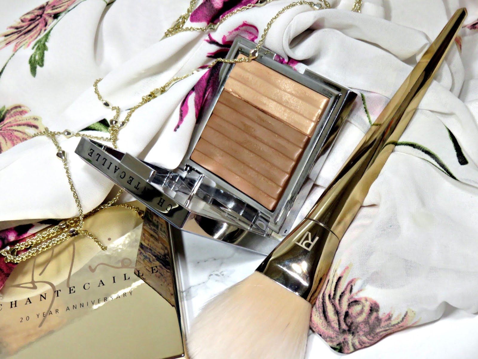  Review Chantecaille La Sirena Bronzer Highlighter Duo PRETTY IS