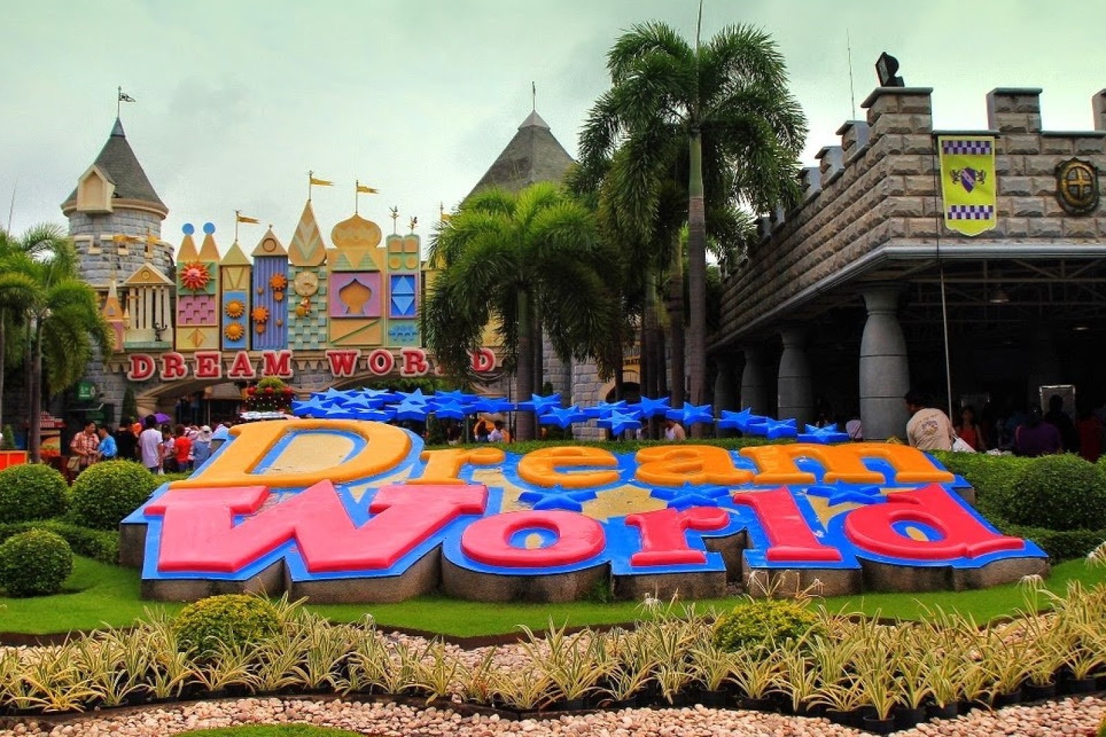 Развлечения в паттайе. Парк развлечений Dream World Бангкок. Бангкок парк аттракционов Siam Park. Бангкок Диснейленд Dream World. Таиланд парк аттракционов Дрим ворлд.
