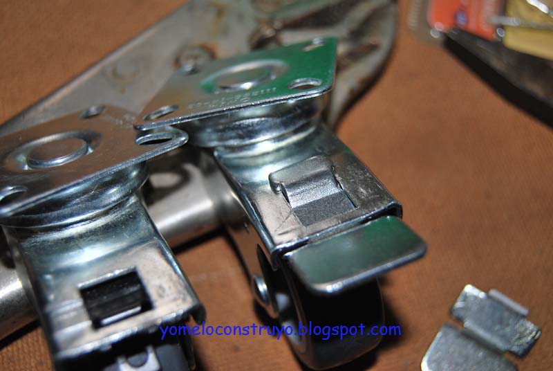 como poner ruedas en muebles