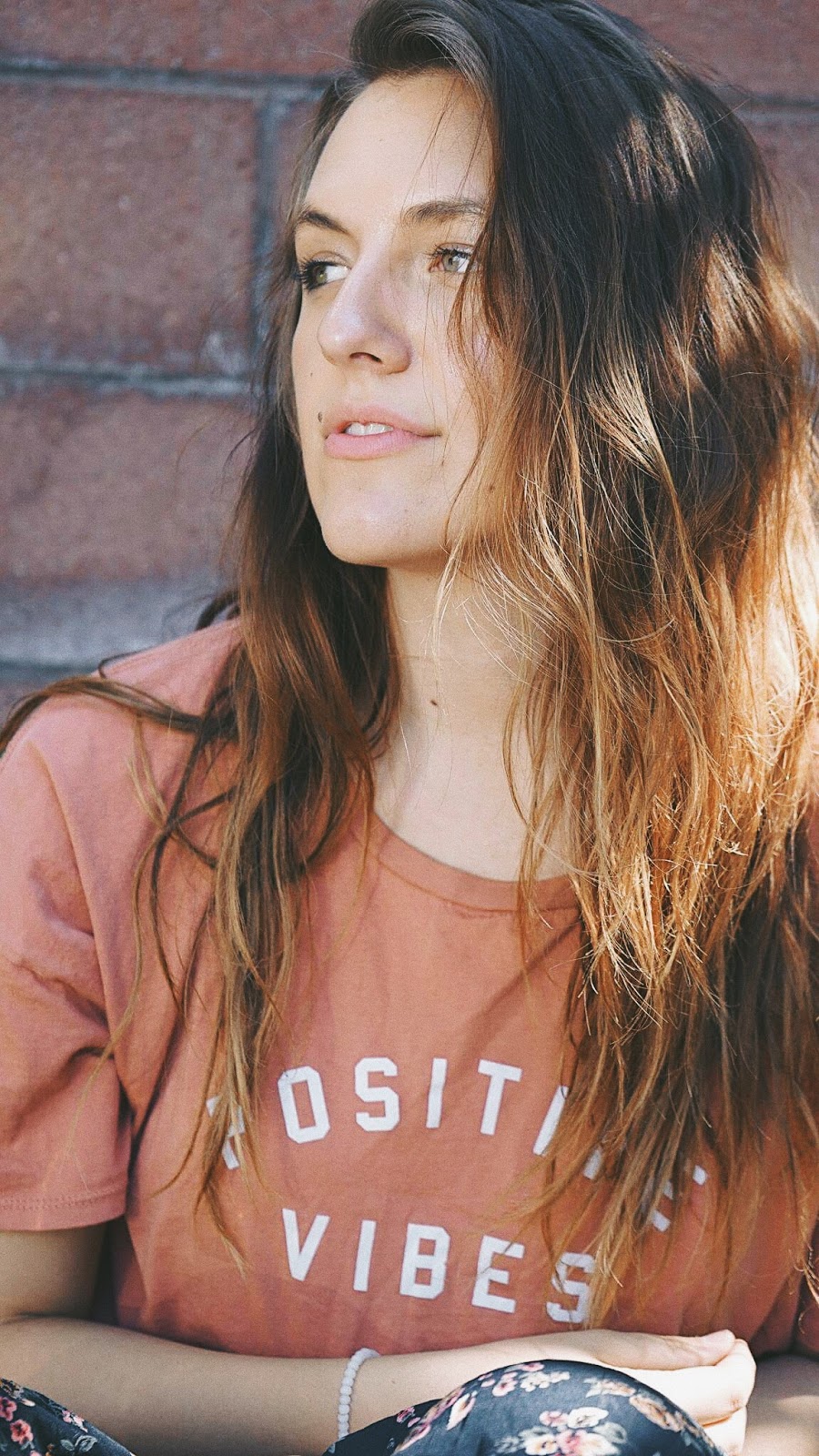 POSITIVE VIBES amuse society tee beach hair